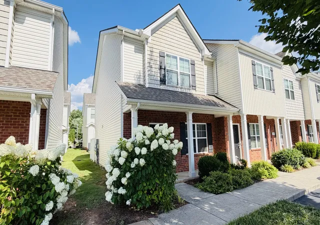 Homes for sale in Murfreesboro, TN | 812 Staten Dr, Murfreesboro, TN 37128 | MLS# 3269877
