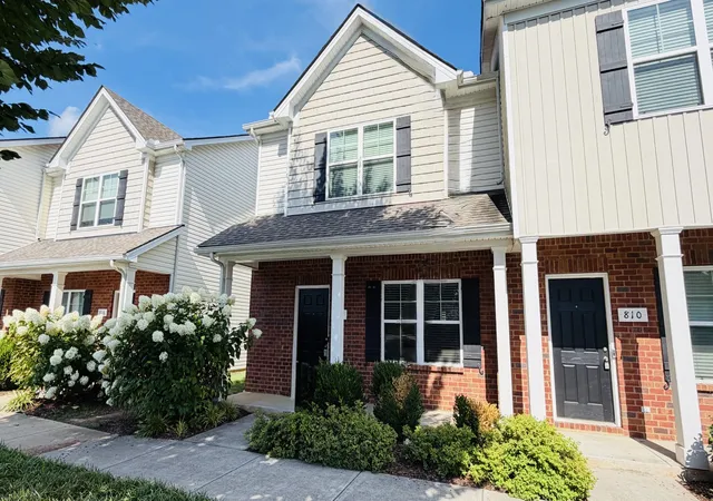 Homes for sale in Murfreesboro, TN | 812 Staten Dr, Murfreesboro, TN 37128 | MLS# 3269877