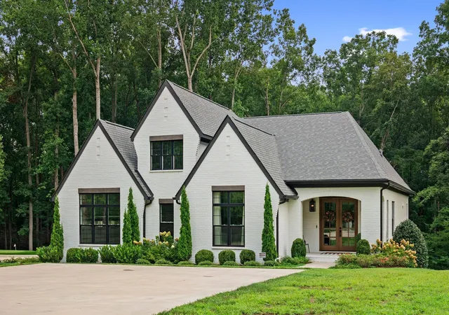 Single family home for sale at 5916 Pinewood Rd, Franklin, TN 37064 | MLS# 3269705