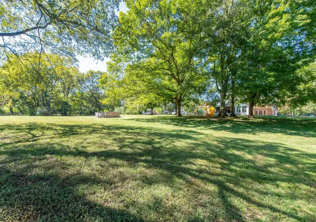 3rd image of 715 S Cannon Blvd, Shelbyville, TN 37160 | MLS# 3297890