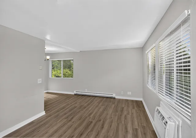 3rd image of 550 Harding Pl, Nashville, TN 37211