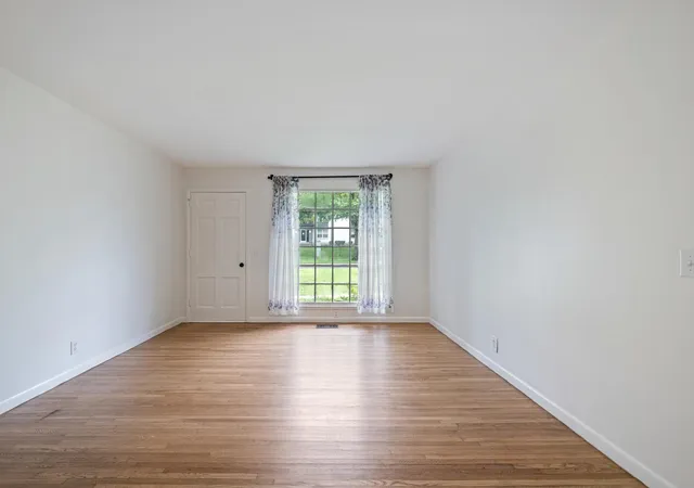 Photo 4 of Single family home for sale at 4981 Edmondson Pike, Nashville, TN 37211 | MLS# 3287986 | Listing updated on 2026-09-02