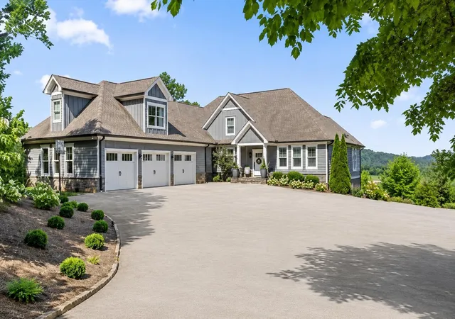 Photo 2 of Single family home for sale at 1850 Cash Cyn Rd, Chattanooga, TN 37419 | MLS# 3270091 | Listing updated on 2026-09-24