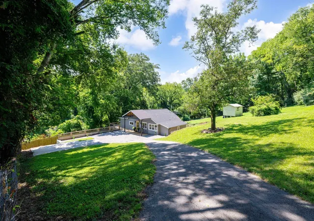 3rd image of 954 Beason Dr, Chattanooga, TN 37405 | MLS# 3269749