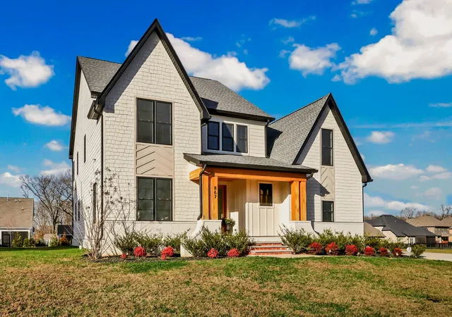 Homes for sale in Clarksville, TN | 867 Shady Bluff Trl, Clarksville, TN 37043 | MLS# 3269856