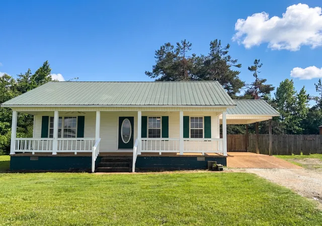 Homes for sale in Savannah, TN | 1040 Dodd Dr, Savannah, TN 38372 | MLS# 3269920