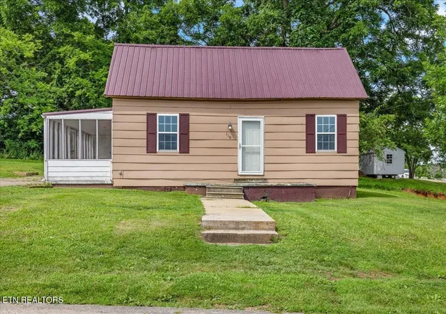 Homes for sale in Niota, TN | 110 Elm St, Niota, TN 37826 | MLS# 3269888