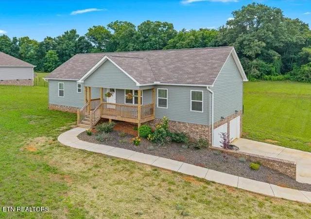 Homes for sale in Etowah, TN | 120 County Road 891, Etowah, TN 37331 | MLS# 3269890