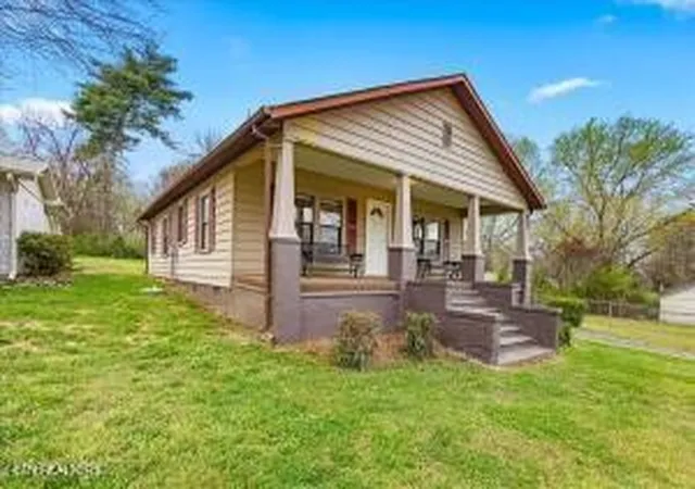 Homes for sale in Athens, TN | 109 Fisher St, Athens, TN 37303 | MLS# 3269897