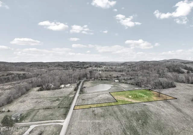 Homes for sale in Decatur, TN | 2 N Nopone Valley Rd, Decatur, TN 37322 | MLS# 3269910
