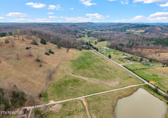 Homes for sale in Decatur, TN | 2 N Nopone Valley Rd, Decatur, TN 37322 | MLS# 3269910