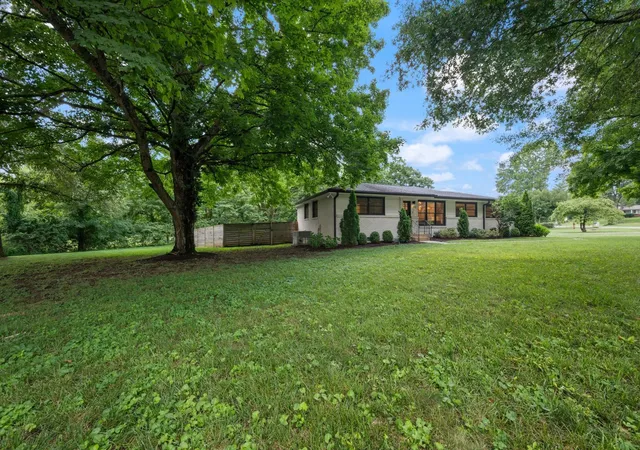 Photo 2 of Single family home for sale at 355 Barrywood Dr, Nashville, TN 37211 | MLS# 3270096 | Listing updated on 2026-09-08
