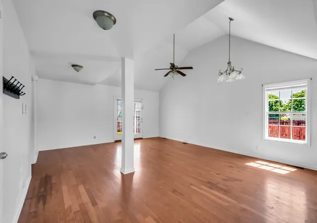 2nd image of 609 S Cavalcade Cir, Oak Grove, KY 42262 | MLS# 3282451