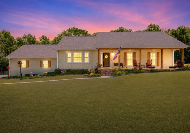 2nd image of 415 Centennial Ave, Lewisburg, TN 37091 | MLS# 3283644
