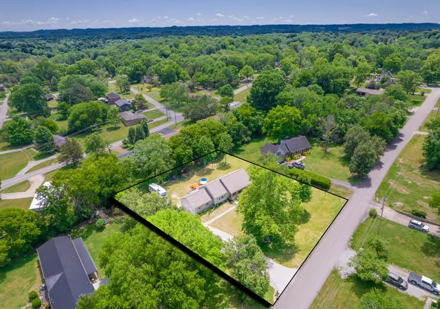 3rd image of 415 Centennial Ave, Lewisburg, TN 37091 | MLS# 3283644