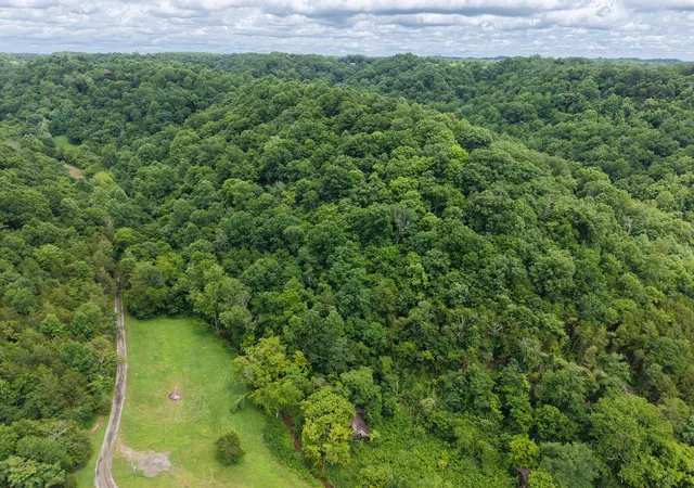 Photo 3 of House for sale at 1505 Dark Holw Rd, Lafayette, TN 37083 | MLS# 3269935 | Listing updated on 2026-08-20