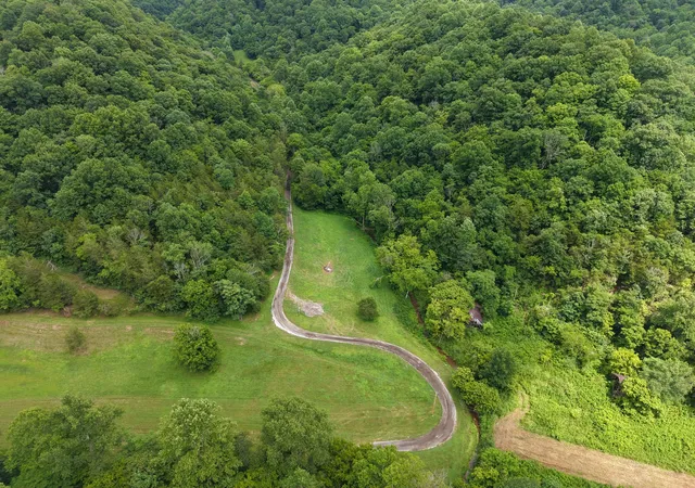 Photo 4 of House for sale at 1505 Dark Holw Rd, Lafayette, TN 37083 | MLS# 3269935 | Listing updated on 2026-08-20
