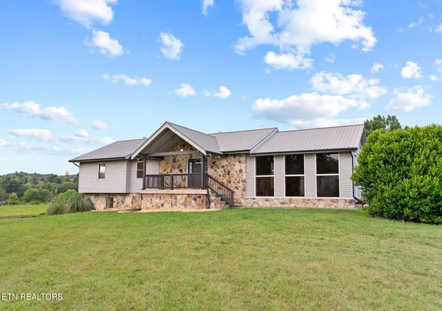 Homes for sale in Athens, TN | 162 County Road 82, Athens, TN 37303 | MLS# 3269942