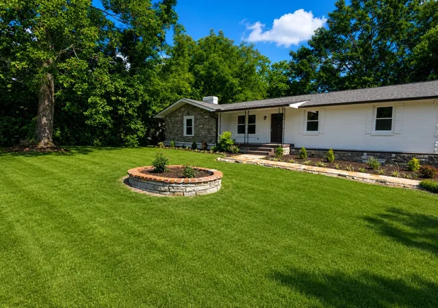 1st image of 108 Hickory Hills Dr, Hendersonville, TN 37075 | MLS# 3276567