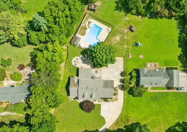 Photo 1 of Single family home for sale at 6324 Murray Ln, Brentwood, TN 37027 | MLS# 3541244 | Listing updated on 2026-10-09