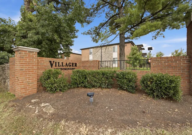 Homes for sale in Nashville, TN | 2601 Hillsboro Pike #A14, Nashville, TN 37212 | MLS# 3270425