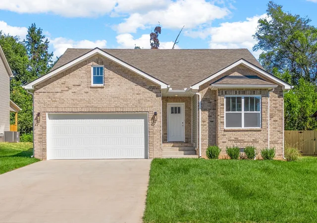 Photo 1 of Single family home for sale at 1220 Iris Glen Dr, Clarksville, TN 37042 | MLS# 3272073 | Listing updated on 2026-09-25
