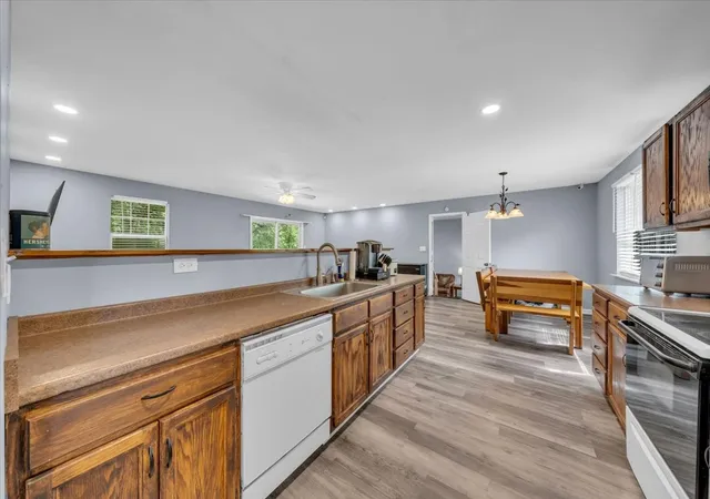3rd image of 1406 Royal Trl, Manchester, TN 37355 | MLS# 3270175