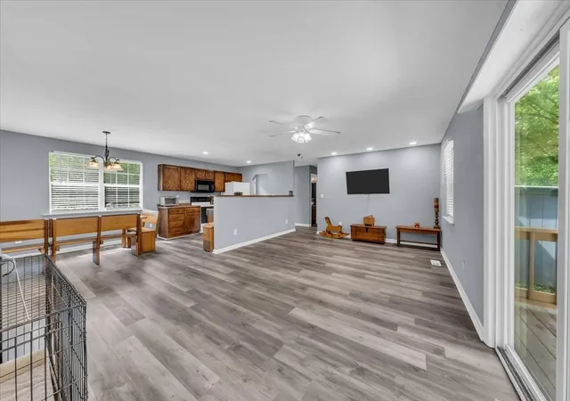 2nd image of 1406 Royal Trl, Manchester, TN 37355 | MLS# 3270175