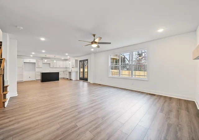Photo 3 of Single family home for sale at 1231 Iris Glen Dr, Clarksville, TN 37042 | MLS# 3272085 | Listing updated on 2026-08-20