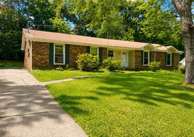 Photo 2 of Single family home for sale at 312 Andrew Dr, Clarksville, TN 37042 | MLS# 3270603 | Listing updated on 2026-09-19