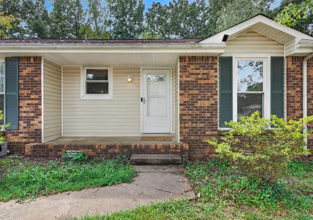 Photo 3 of Single family home for sale at 312 Andrew Dr, Clarksville, TN 37042 | MLS# 3270603 | Listing updated on 2026-09-19