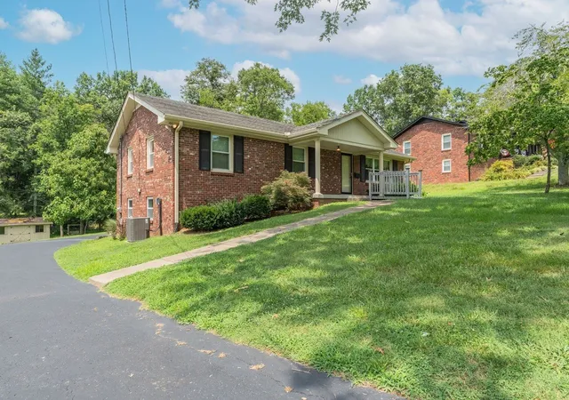 2nd image of 506 Mathes Ct, Goodlettsville, TN 37072 | MLS# 3270533