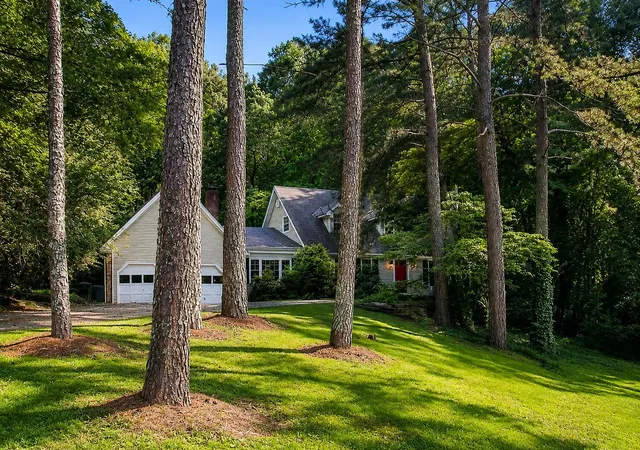 1st image of 1922 Sourwood Dr, Dalton, GA 30720 | MLS# 3270186