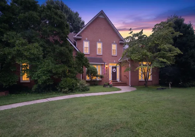 2nd image of 108 Fairways Blvd N, Tullahoma, TN 37388 | MLS# 3287562