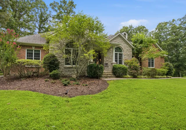 Photo 3 of Single family home for sale at 105 Fox Hunt Pt, Nashville, TN 37221 | MLS# 3282582 | Listing updated on 2026-08-26