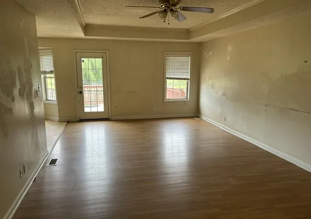 Photo 3 of Single family home for sale at 3277 S Senseney Cir, Clarksville, TN 37042 | MLS# 3270498 | Listing updated on 2026-09-14