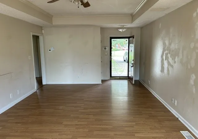 Photo 3 of Single family home for sale at 3277 S Senseney Cir, Clarksville, TN 37042 | MLS# 3270498 | Listing updated on 2026-09-14