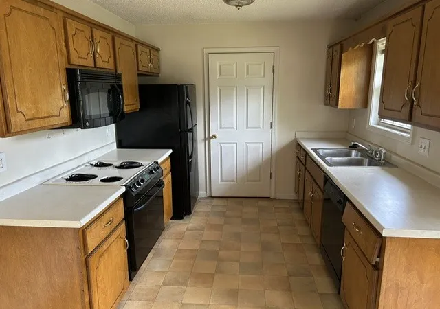 Photo 4 of Single family home for sale at 3277 S Senseney Cir, Clarksville, TN 37042 | MLS# 3270498 | Listing updated on 2026-09-14