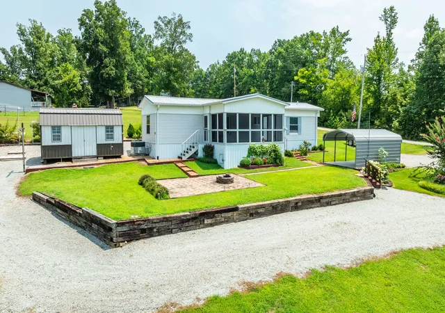 3rd image of 181 Lower Roans Creek Rd, Linden, TN 37096 | MLS# 3314897
