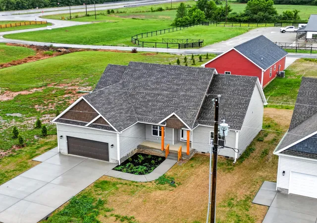 Photo 2 of Single family home for sale at 703 Lasters Ave, Elkton, KY 42220 | MLS# 3270529 | Listing updated on 2026-08-20