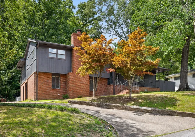 Single family home for sale at 3805 Rollingwood Dr, Chattanooga, TN 37406 | MLS# 3270507