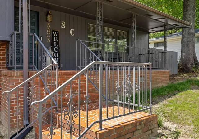 Photo 2 of Single family home for sale at 3805 Rollingwood Dr, Chattanooga, TN 37406 | MLS# 3270507 | Listing updated on 2026-10-06