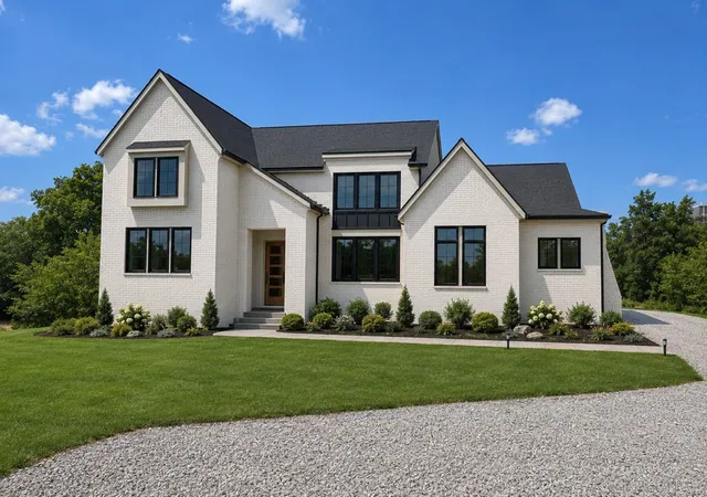 Photo 1 of Mansion for sale at 713 Adkisson Ln, Nashville, TN 37205 | MLS# 3270595 | Listing updated on 2026-08-20