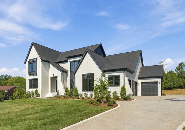 Photo 3 of Mansion for sale at 713 Adkisson Ln, Nashville, TN 37205 | MLS# 3270595 | Listing updated on 2026-10-02