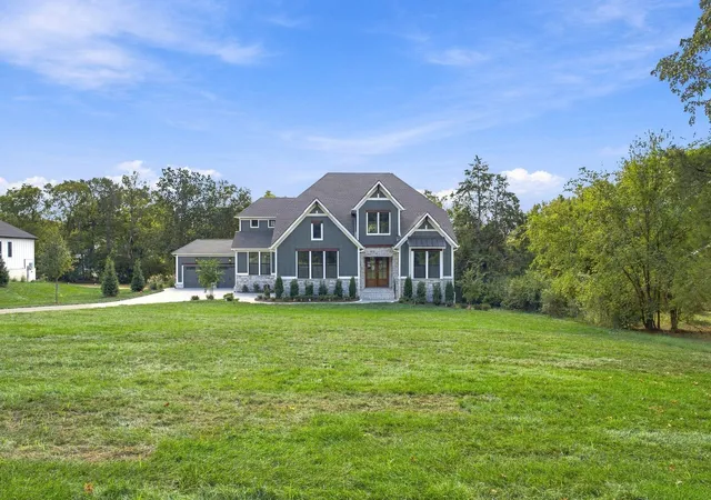 Photo 2 of Single family home for sale at 6841 Old Charlotte Pike, Nashville, TN 37209 | MLS# 3270605 | Listing updated on 2026-10-03