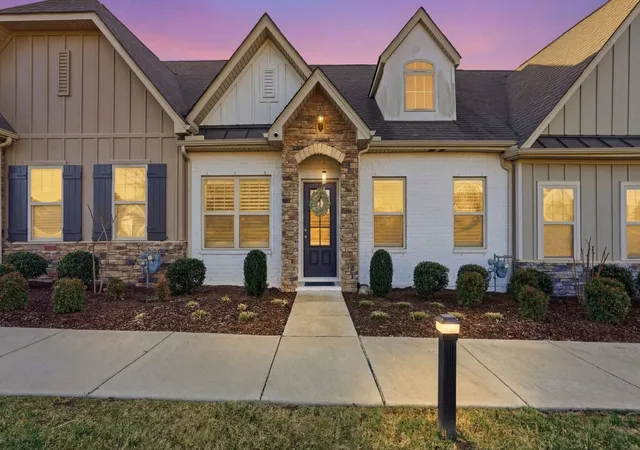 Homes for sale in Gallatin, TN | 330 Madeira Pl, Gallatin, TN 37066 | MLS# 3270695