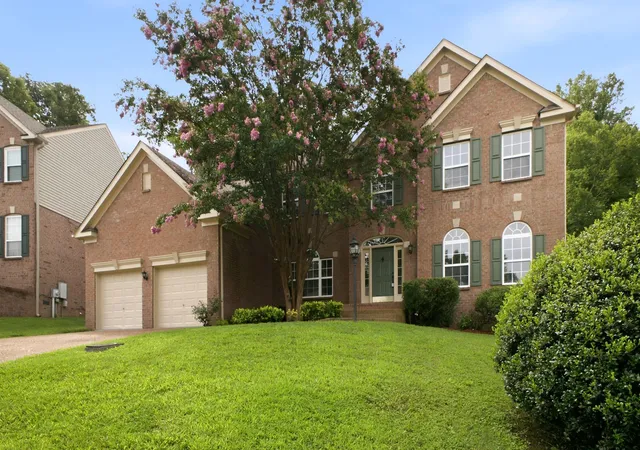 Photo 3 of Single family home for sale at 809 Holt Grv Ct, Nashville, TN 37211 | MLS# 3298538 | Listing updated on 2026-08-30