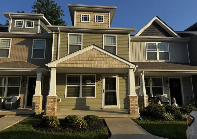 Photo 1 of Sale Pending at 228 Woodland Valley Ln, Clarksville, TN 37040 | MLS# 3272012 | Listing updated on 2026-08-27