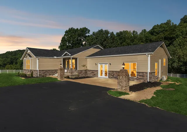 85th image of 1513 Centerville Hwy, Hohenwald, TN 38462 | MLS# 3270694