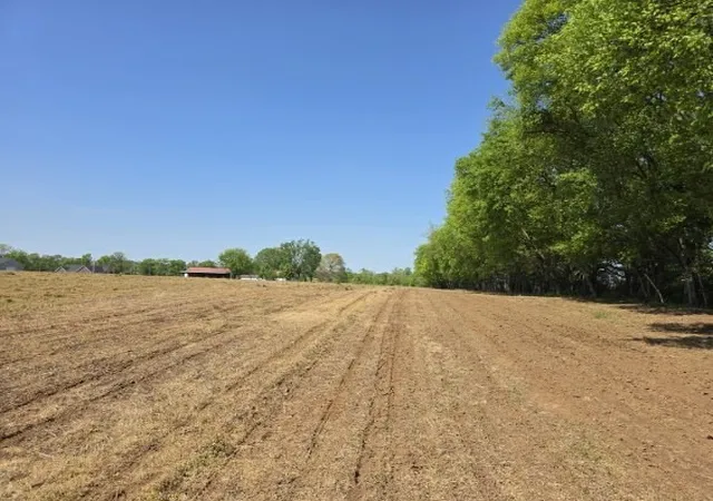 Land for sale at 2 Old Zion Rd, Columbia, TN 38401 | MLS# 3615526